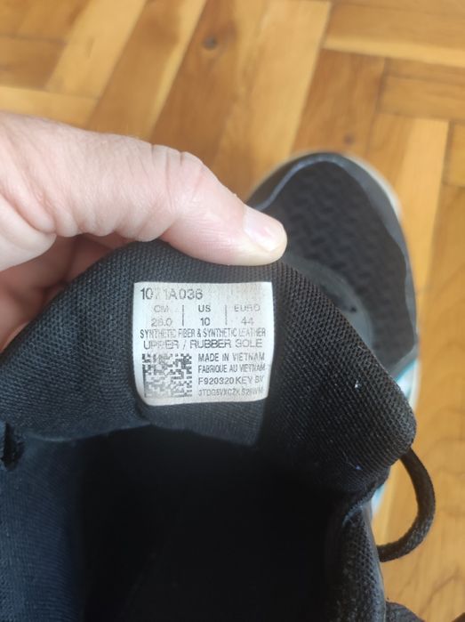 Маратонки Asics 44