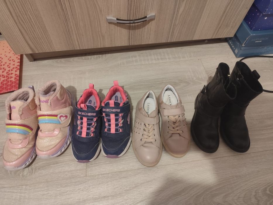 Adidași sport, casuale, cizme