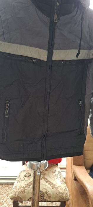 Ветровка б/у хорошее состояние