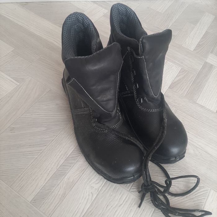 Продам ботинки  осенние