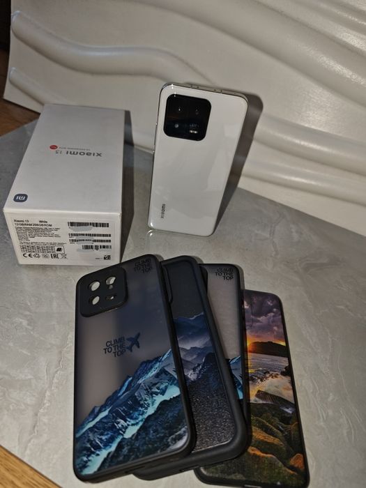 Xiaomi 13 12 ГБ/256 ГБ белый