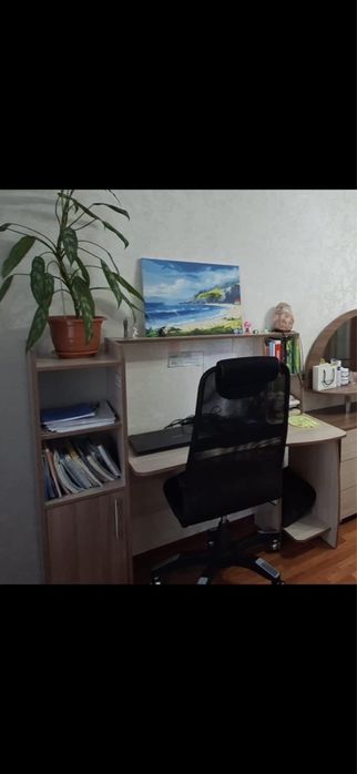 Компьютерный стол в отличном состоянии