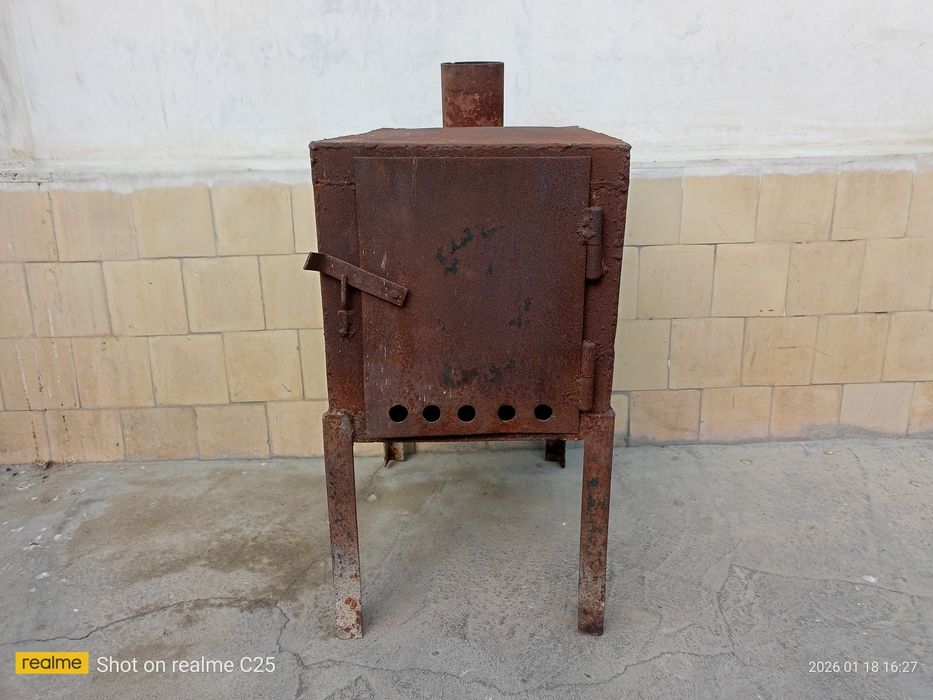 Печка  - буржуйка.