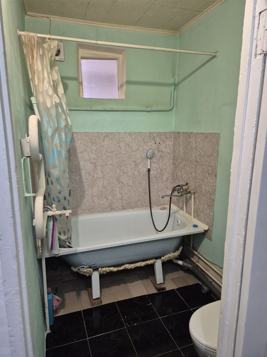 Продам 2 комн квартиру.