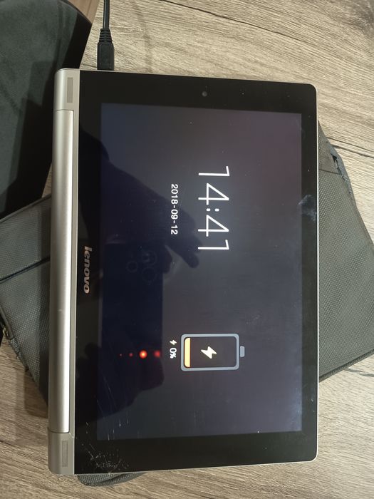 Два броя таблети за 25€ lenovo packard bell