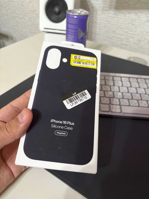Оригинальный чехол из Applestore на iphone 16 Plus
