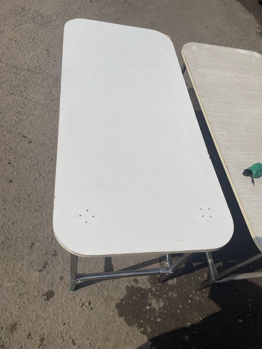 Продам столы и полки