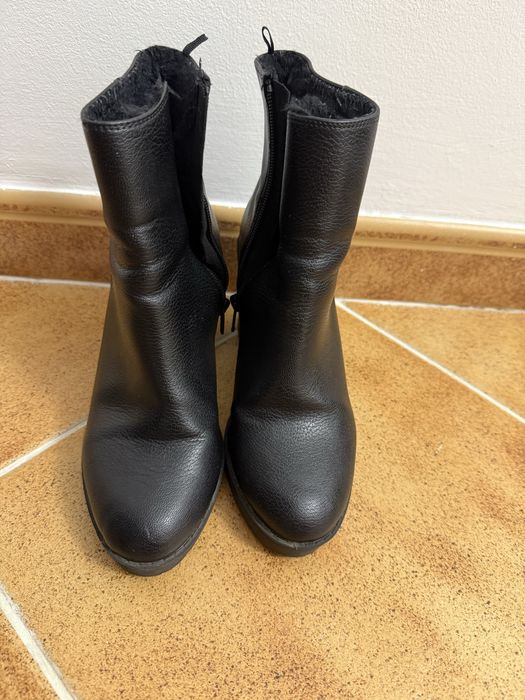 Ghete negre  .     .