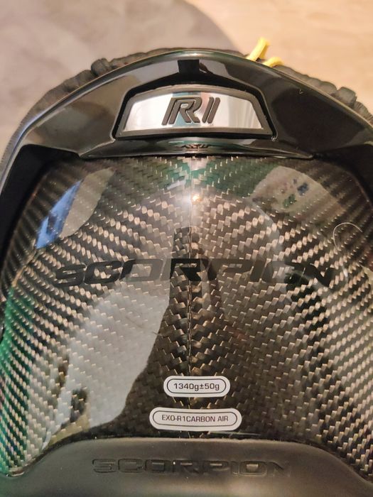Scorpion EXO R1 Carbon Air XL – nouă, super ușoară