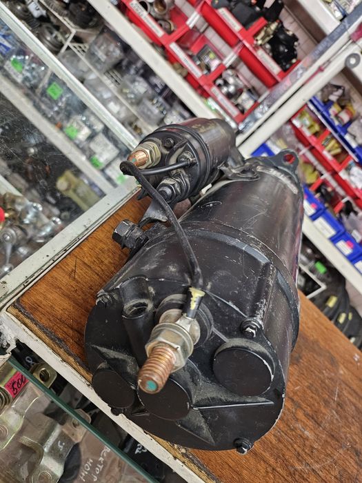 Продам стартер на кат катерпиллер.