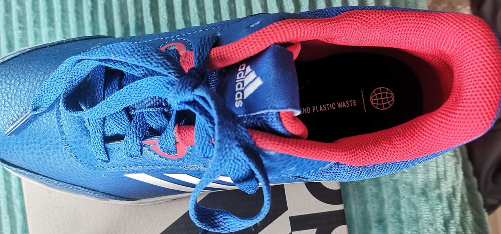 Adidas Нови маратонки оригинал UK 4 1/2.