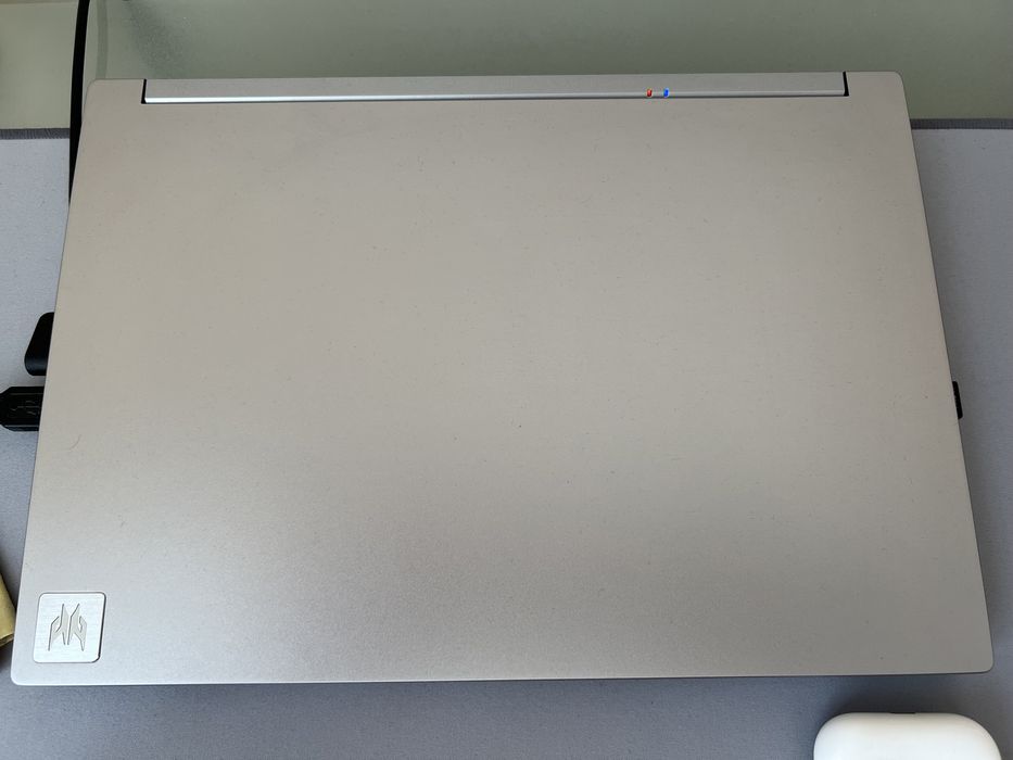 Acrer Predator Triton 300 SE