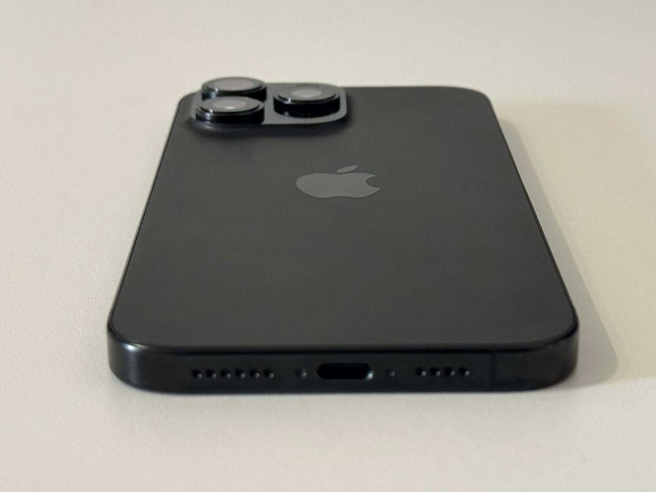 Бартер! Като НОВ! iPhone 16 Pro Max Black Titanium (Черен) 92%