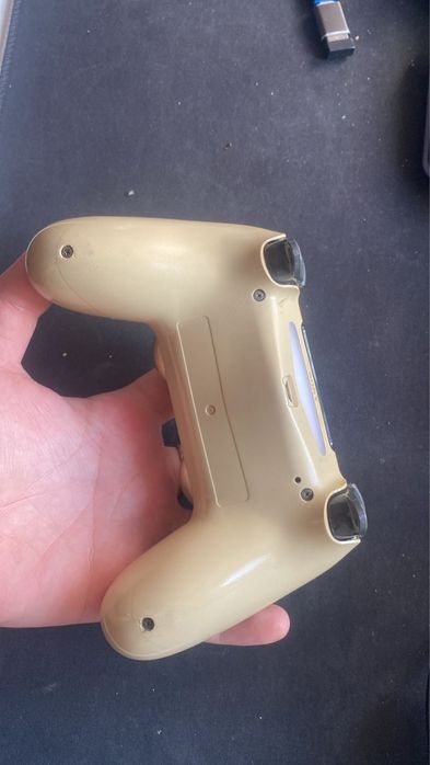 Продам sony ps4 1 штук