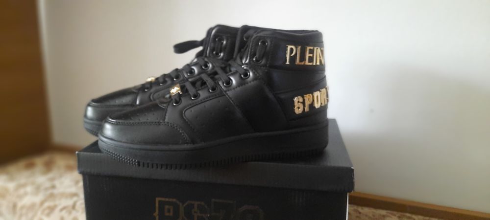 NEGOCIABIL Sneakers Plein sport 39