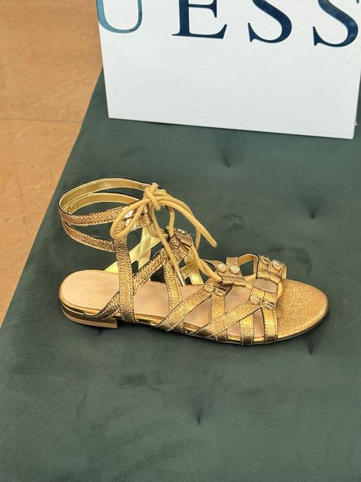 Дамски сандали GUESS - Roma 36-намалени