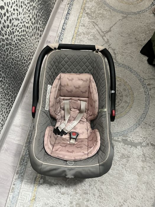 Продам автокресло на Абая Саина
