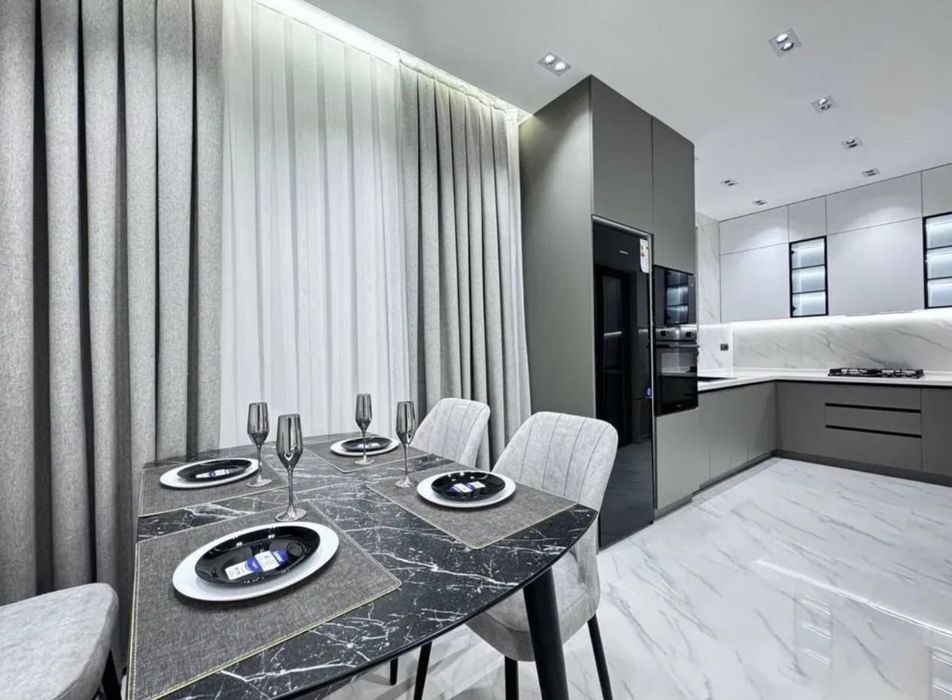 Метро Ойбек с Новостройка-Сдаётся впечатлительная 2х комнатная Аренда