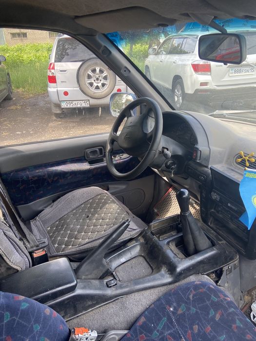 Продам Nissan Serena 1,6.