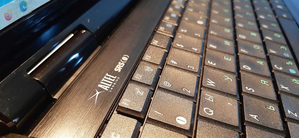 ASUS K50ID (Core 2 Duo / NVIDIA GT 320M / 500GB) + Оригинално зарядно