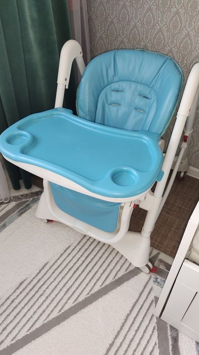 Стульчик для кормления малыша