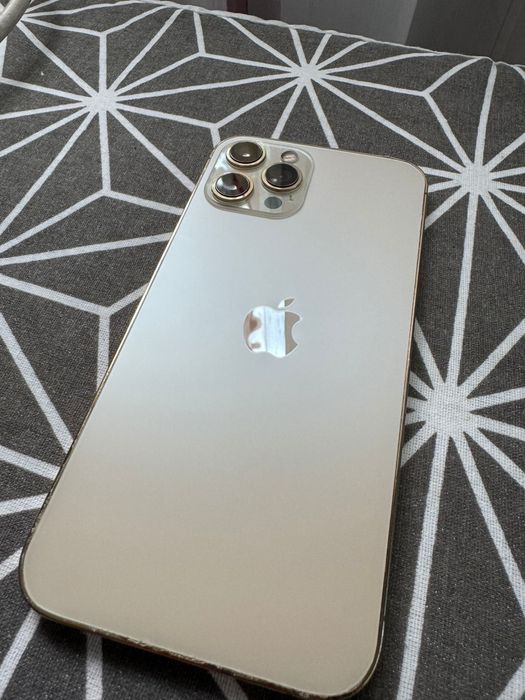 Iphone 12 pro max gold