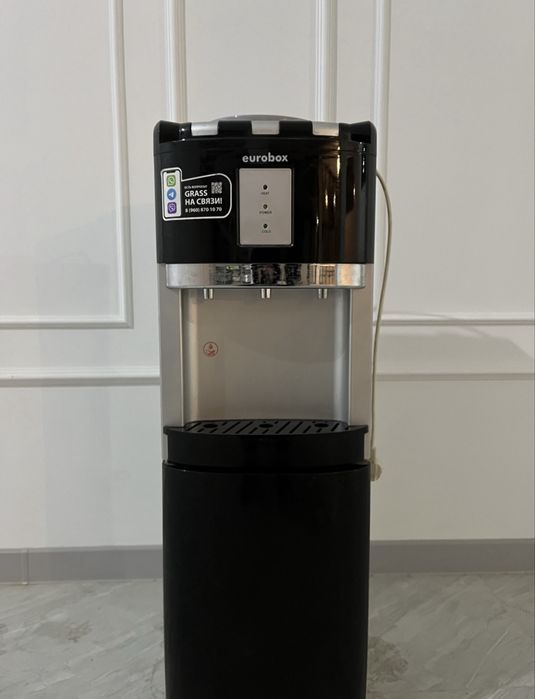 Диспэнсер кулер воды