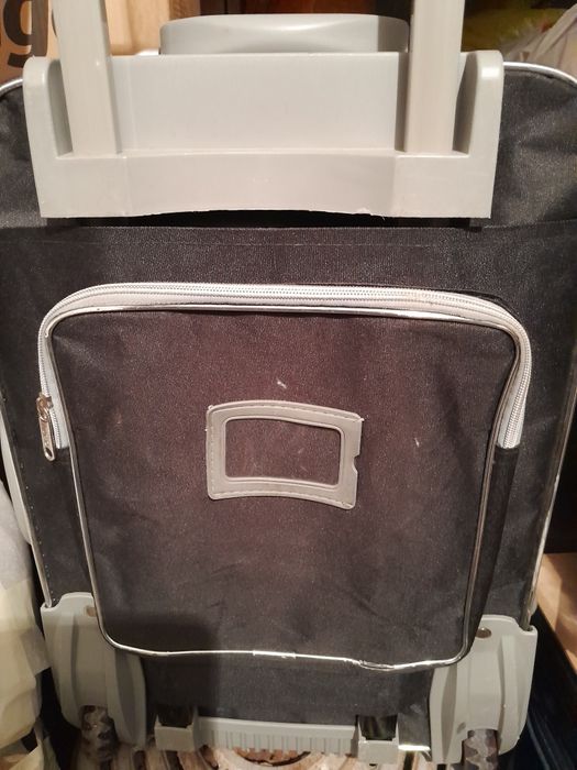 Много  здрав  куфар  Hugo с колелца