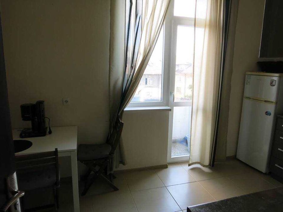 Дава се под наем Двустаен апартамент в София, Център - 71 кв.м за 373.83 € - Снимка #2