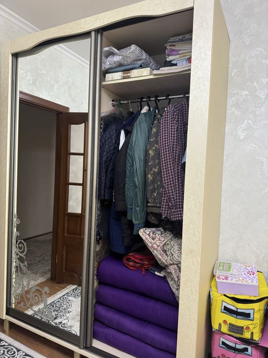 Продам шкаф зеркальный состояние отличное