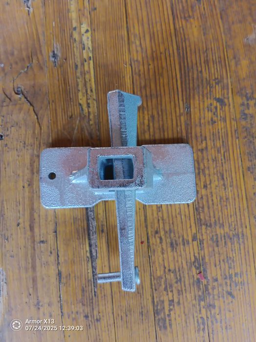 Дистанциали, клинни стяги(шпани),стоманени профили, клинове