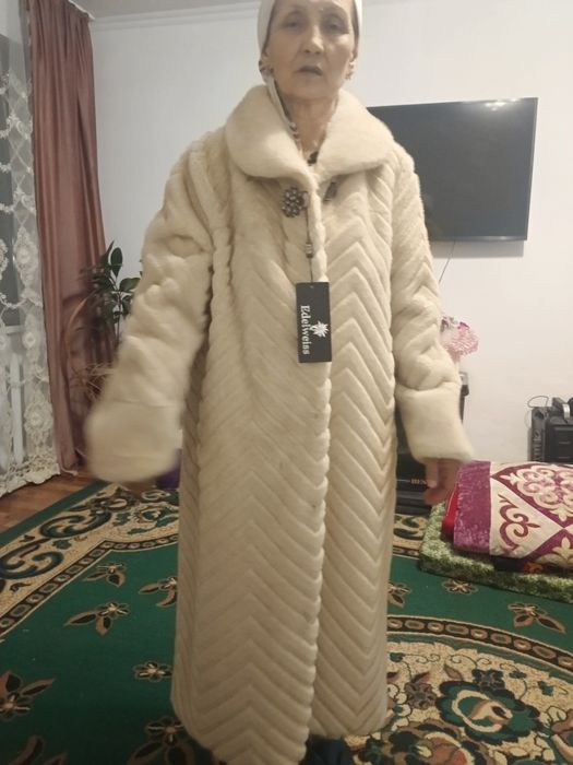 Продам шубу новую