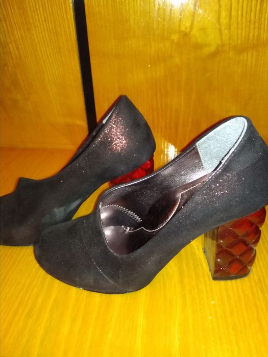 Дамски Обувки 37