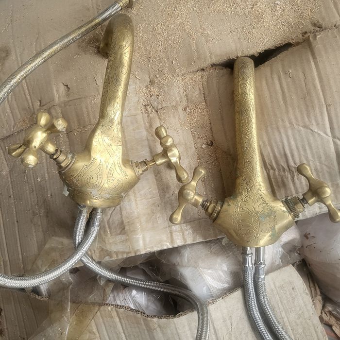 2 baterie pentru chiuveta  din cupru grele antichități