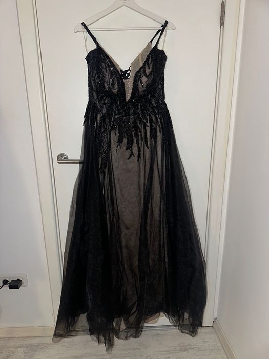 Продавам бална рокля