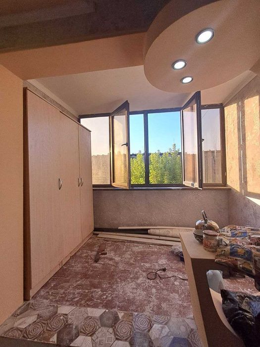 Шодлик масжид якинида Сквозной 2 хонали 3 хона қилса бўлади