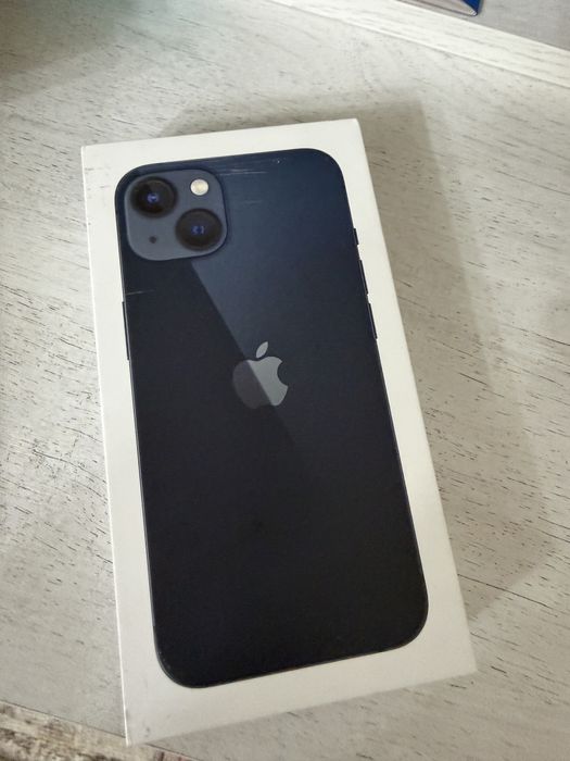 Продам Айфон 13 на 128 гб