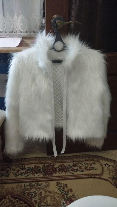 Продам шубку из искусственного меха,стеганный подклад,теплая