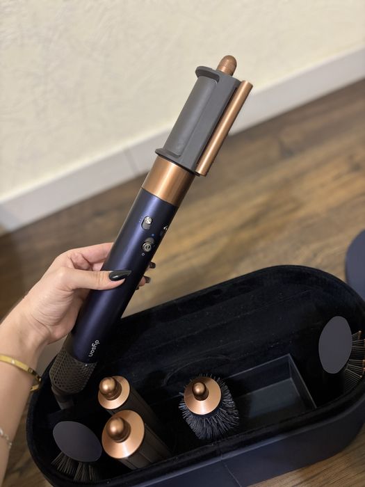 Dyson airwrap complete long, синий-золотой цвет