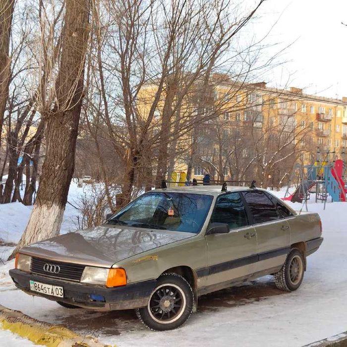 авто Audi 100 c3