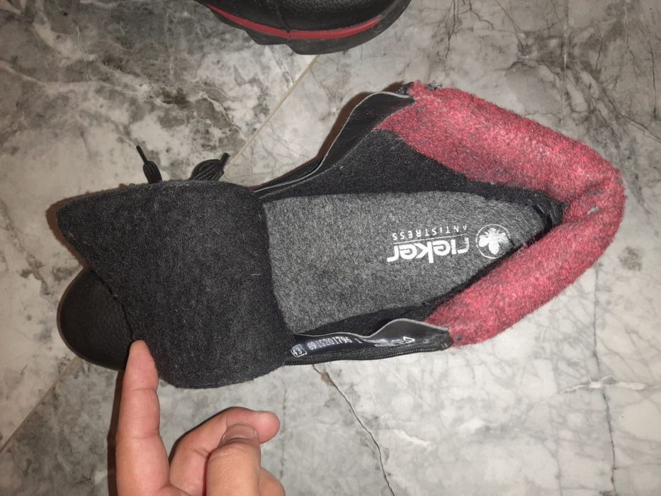 Продам зимние ботинки