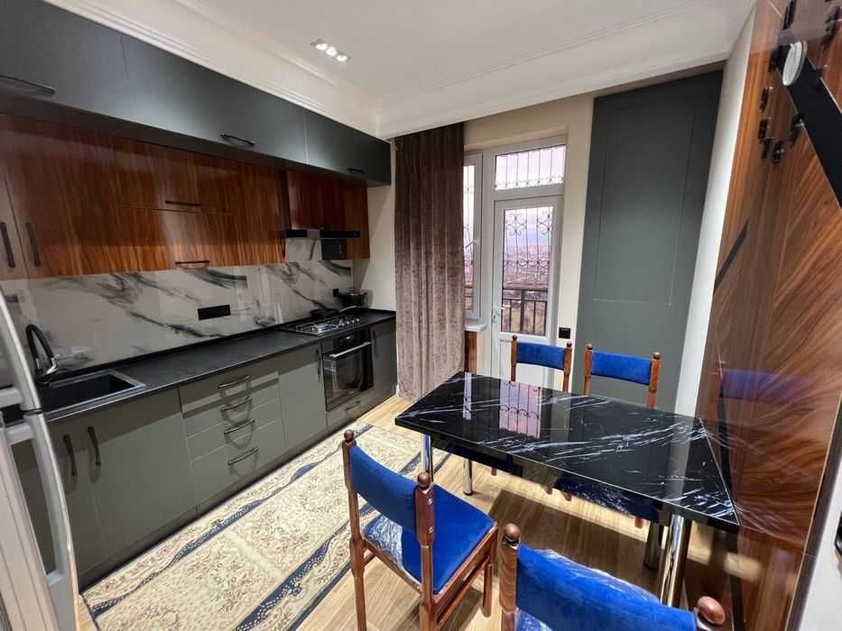 Срочно сдаётся 2 ком/5/9 на Мирабадском Ор-р ЦУМ