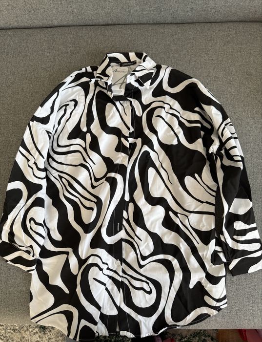 Vând cămașă nouă, cu eticheta