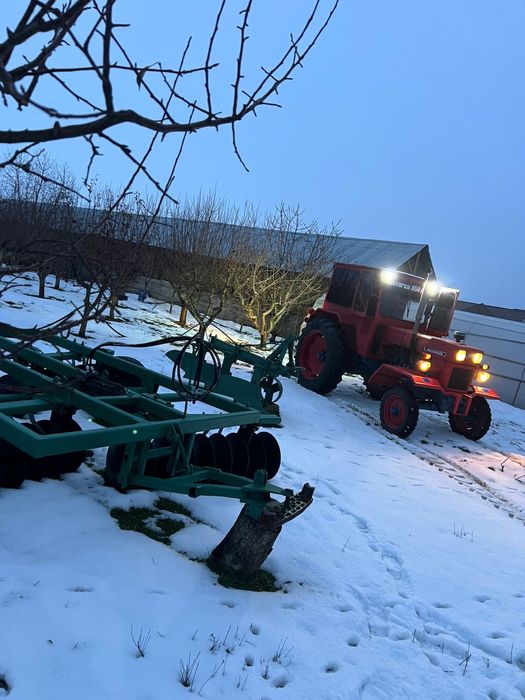 Tractor u650’ Disc si plug