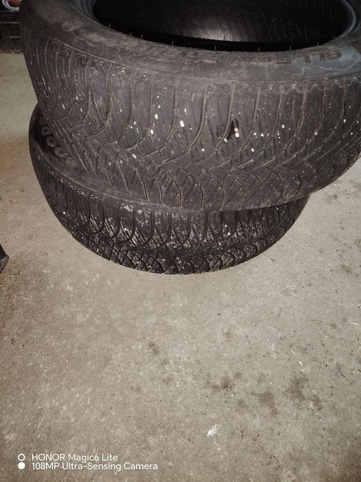 Vând anvelope 225/55R17