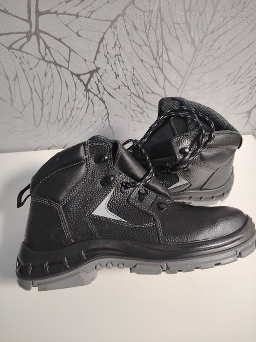 Рабочие ботинки хорошего качества