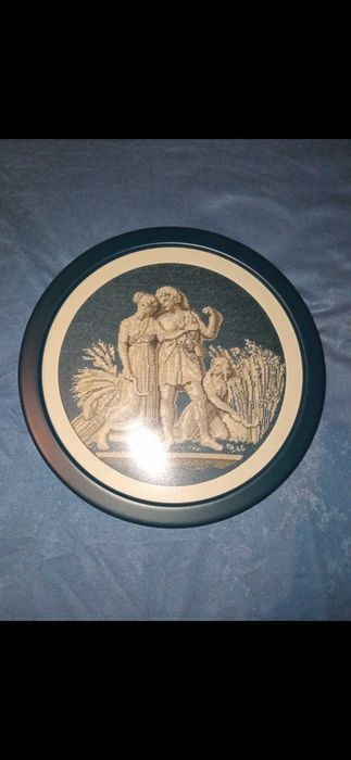 Продавам гоблени с DMC конци.