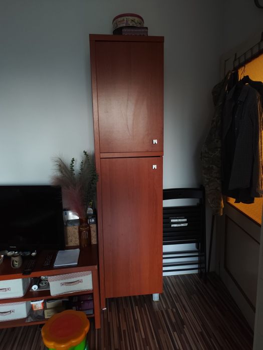 Шкафове, скринове