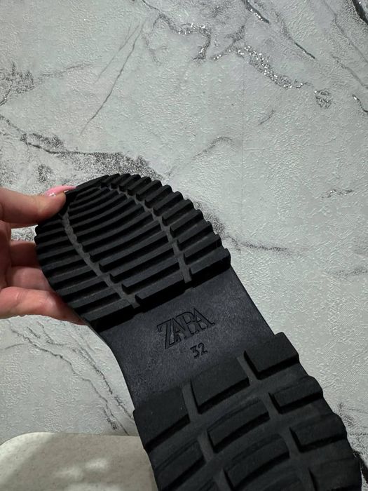 Ботинки на девочку zara