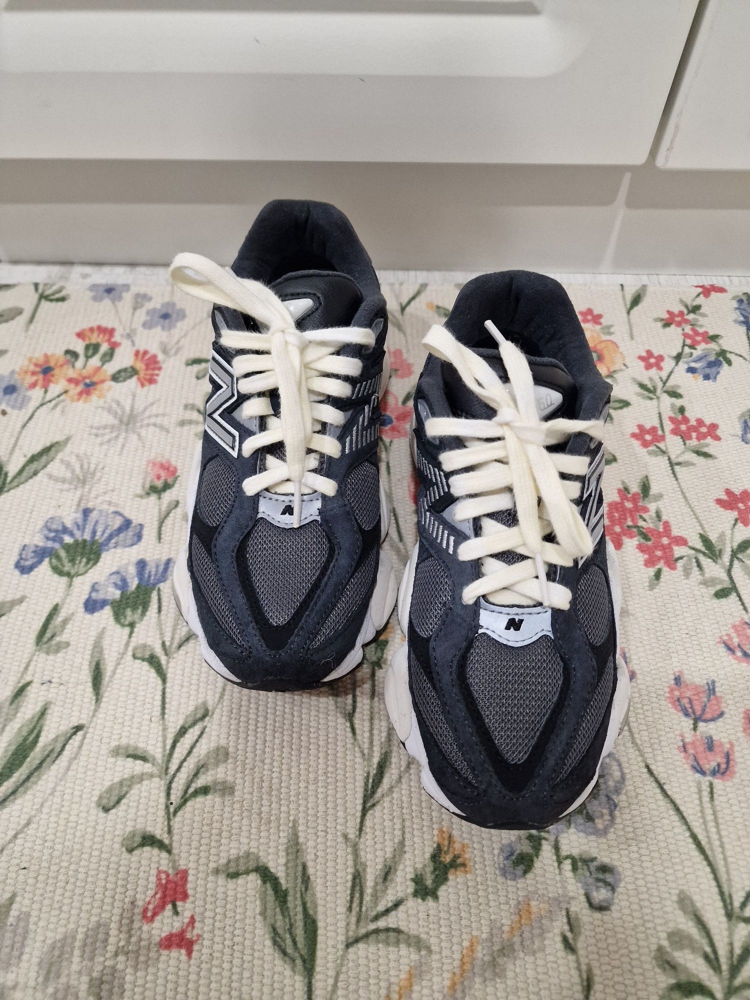 Оригинални New Balance 9060 номер 36
